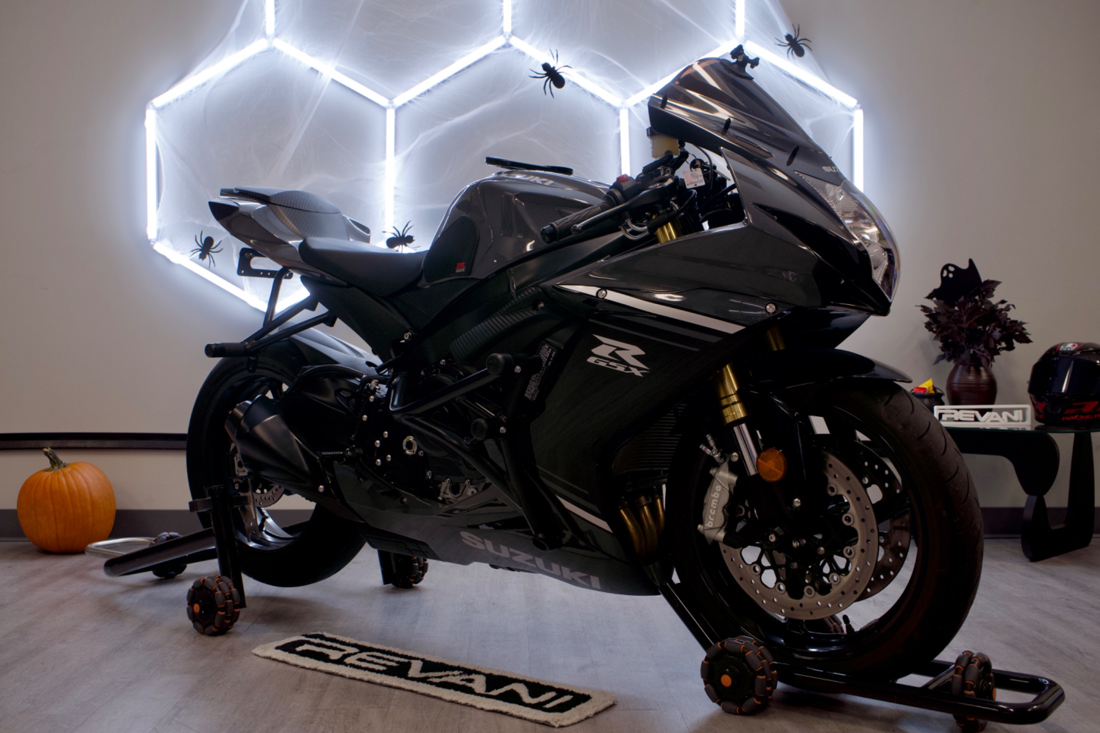 2025 SUZUKI GSX-R750