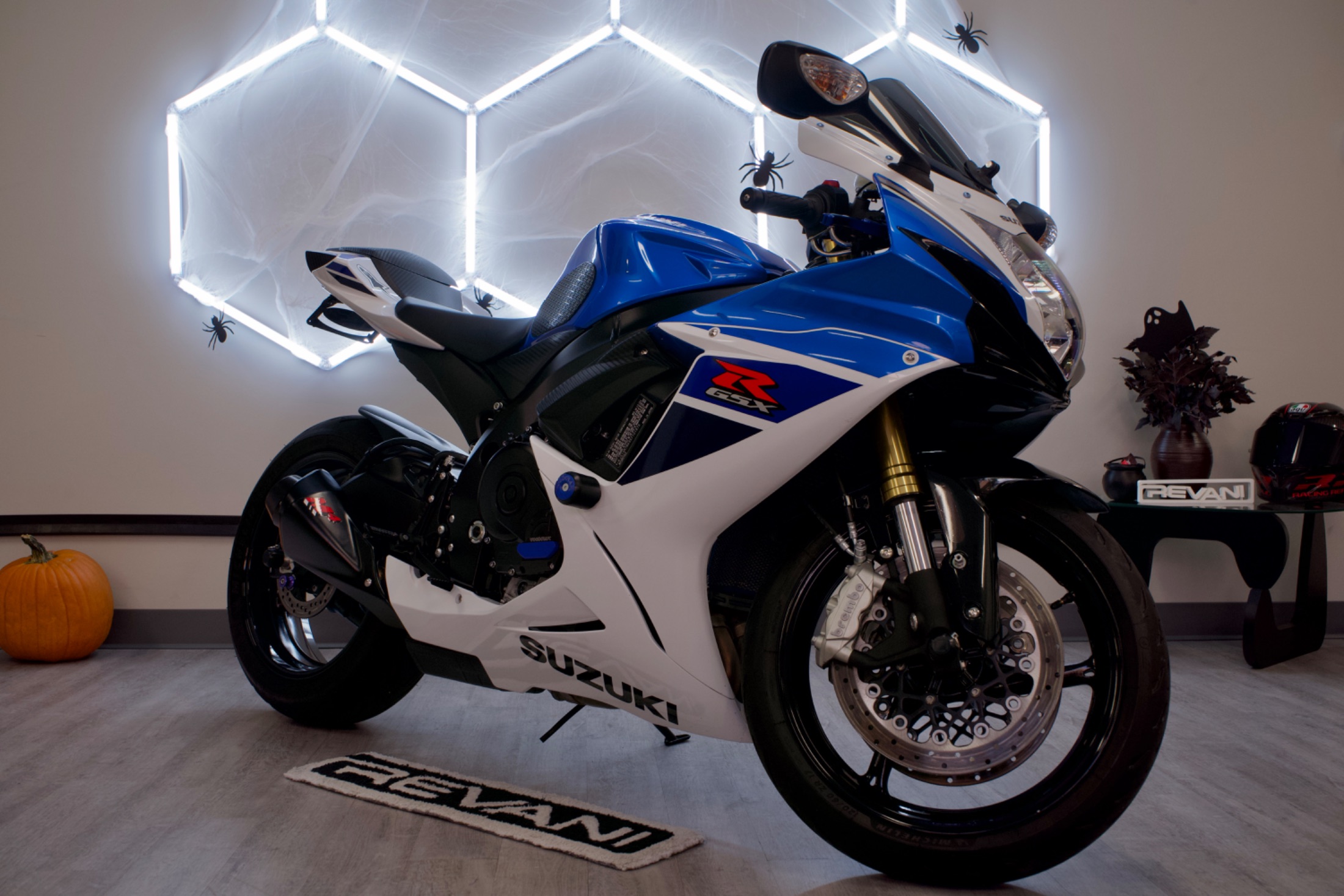 2025 SUZUKI GSX-R750